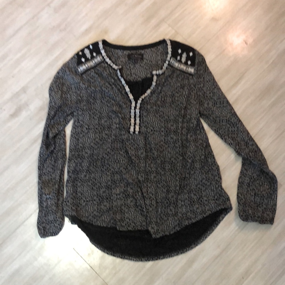 🔲 Lucky Brand V-Neck Blouse